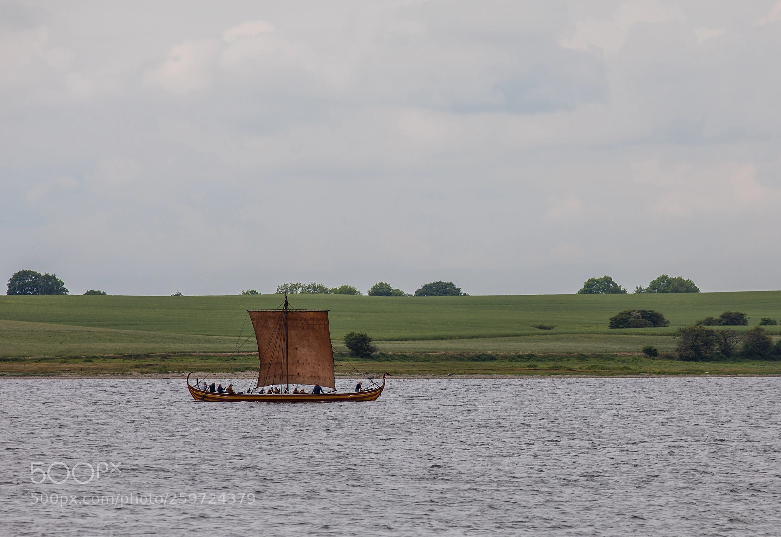Canon EOS 5D Mark IV sample photo. Long boat photography