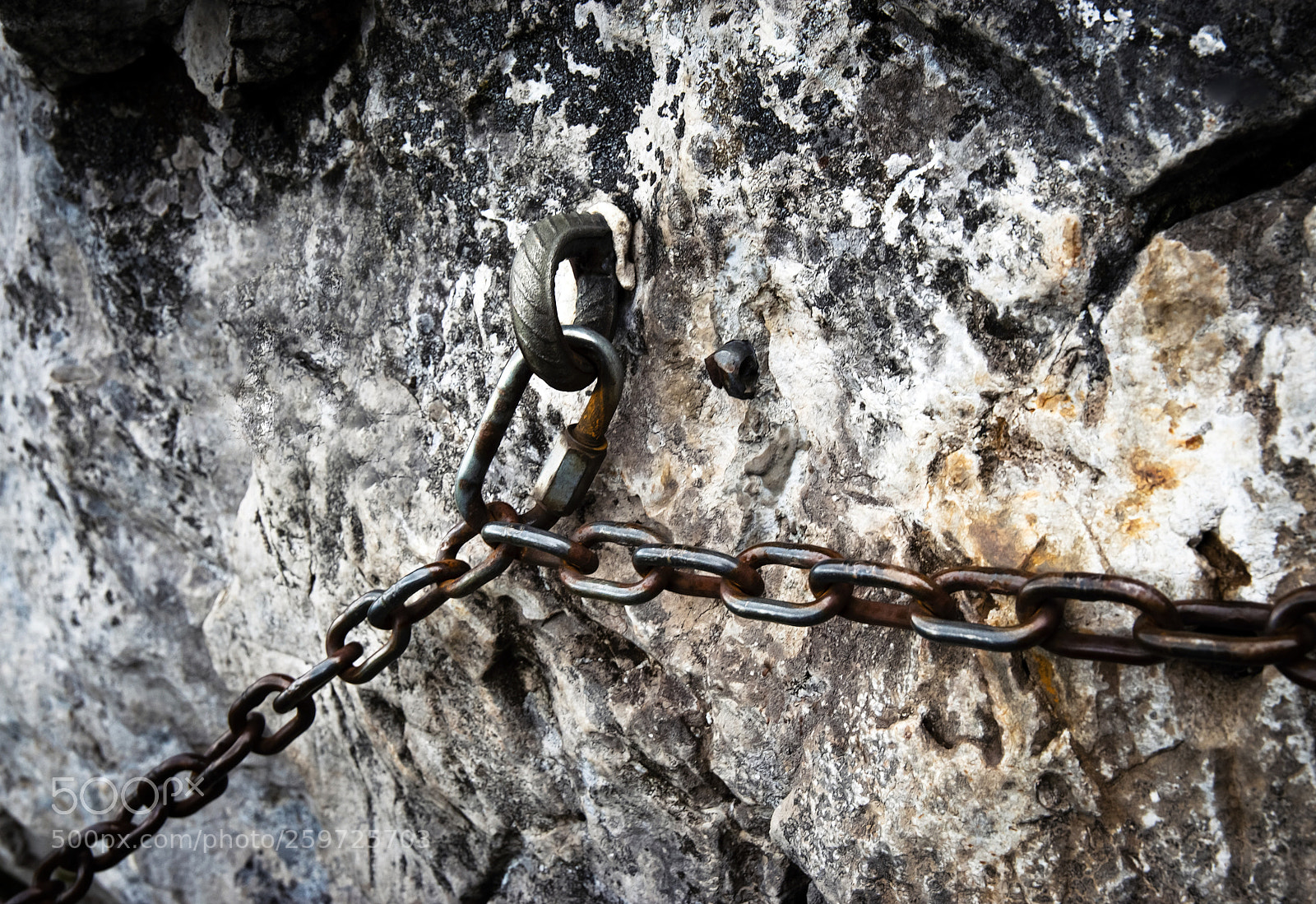 Nikon D5500 sample photo. Chain on a hiking photography