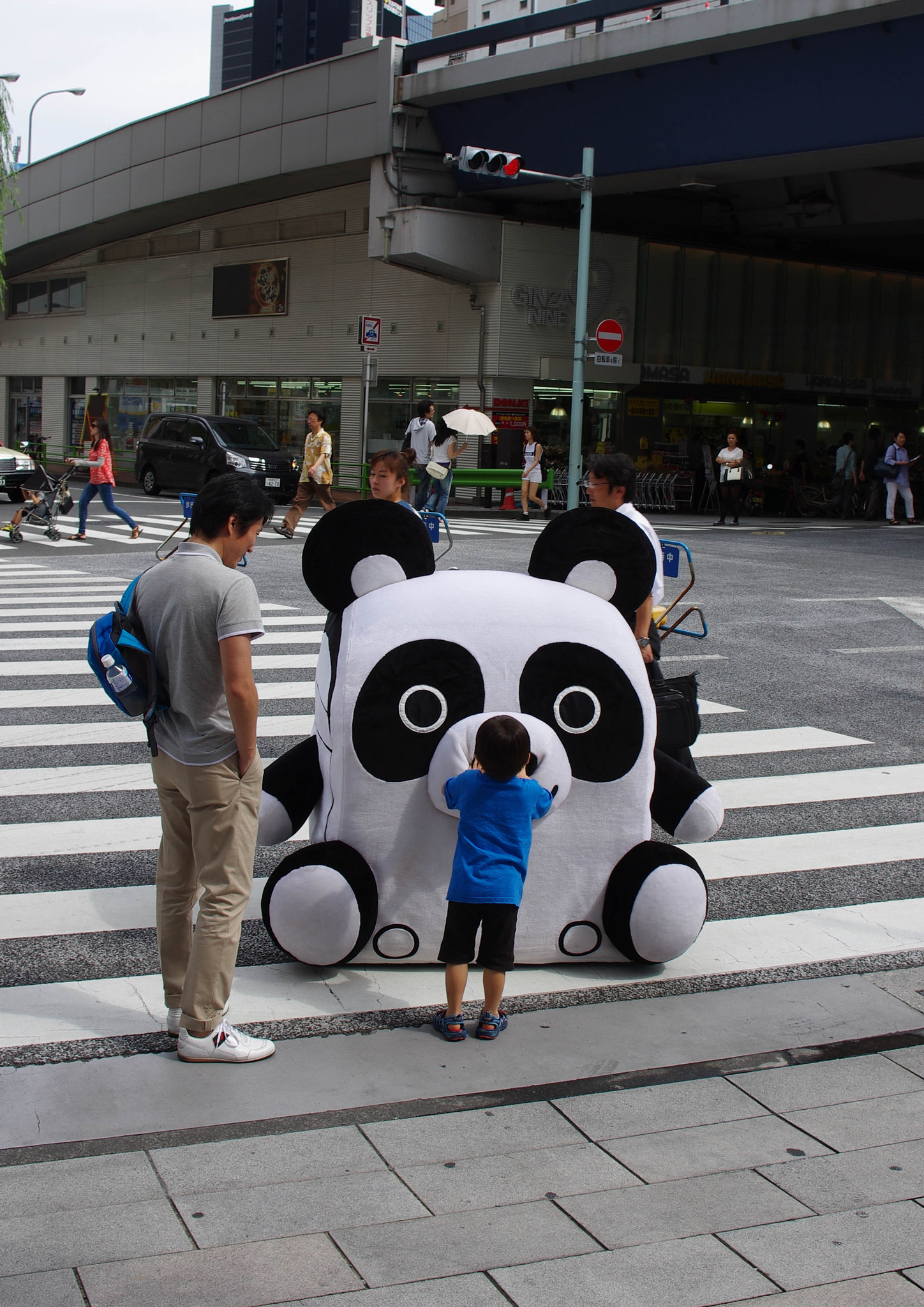 Pentax K-5 IIs sample photo. Tokyo street art photography