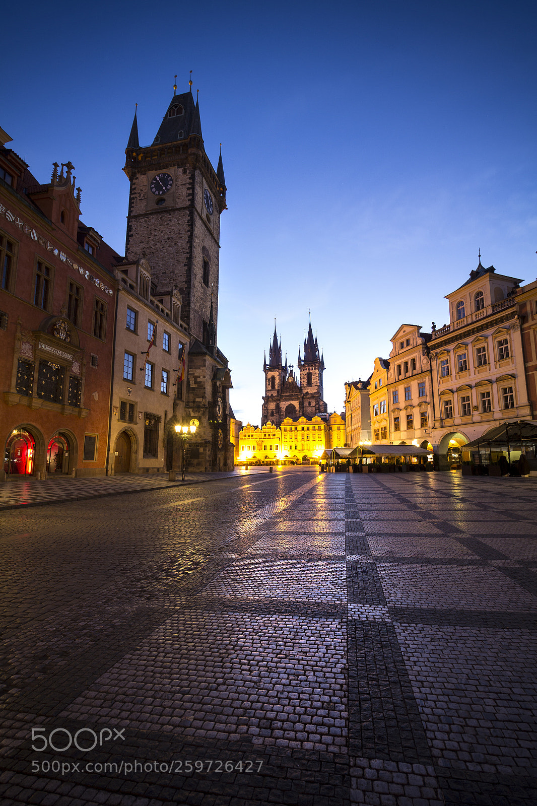 Canon EOS 60D sample photo. Old town square mornings photography