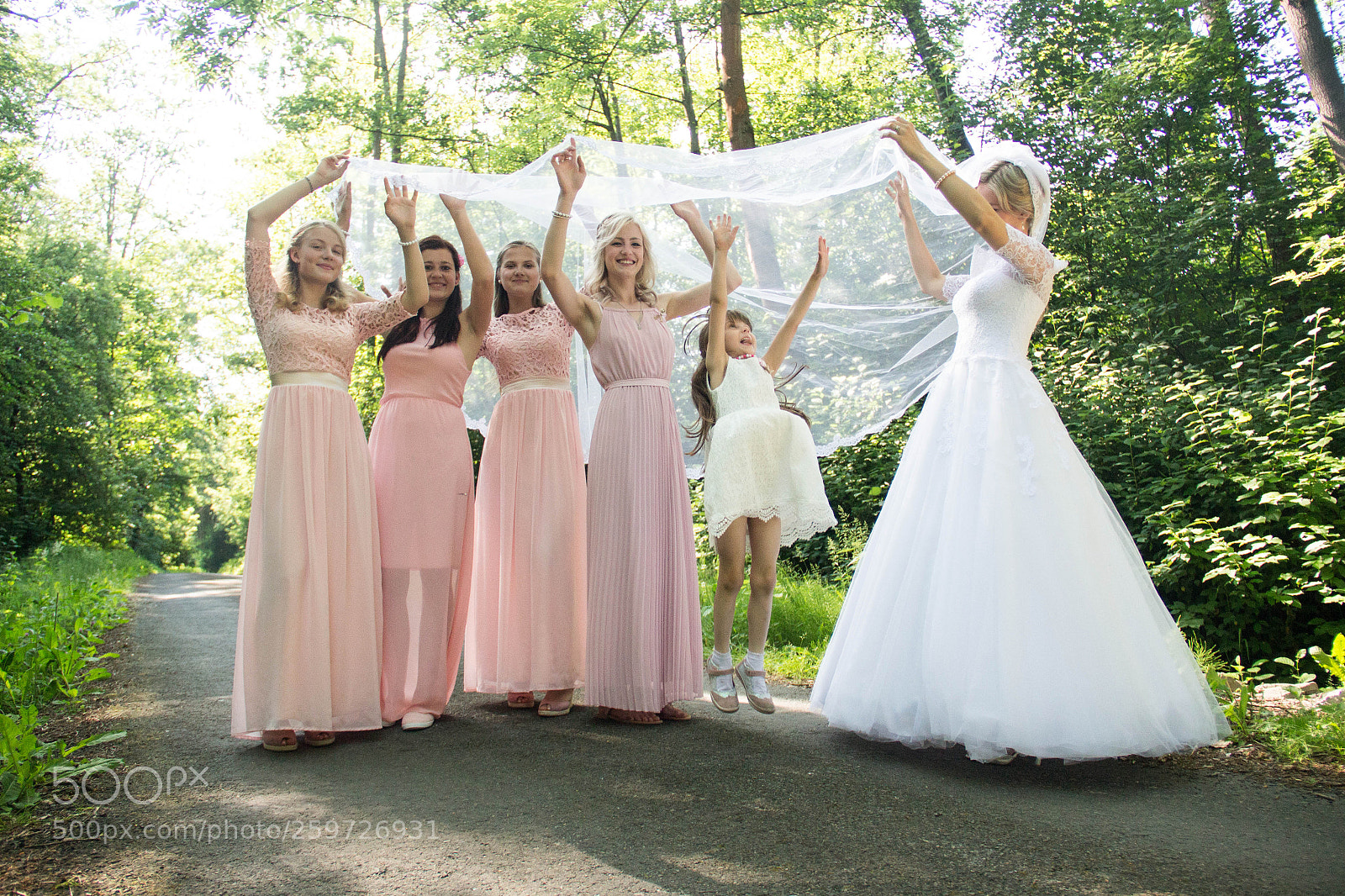 Canon EOS 700D (EOS Rebel T5i / EOS Kiss X7i) sample photo. Bridesmaids photography