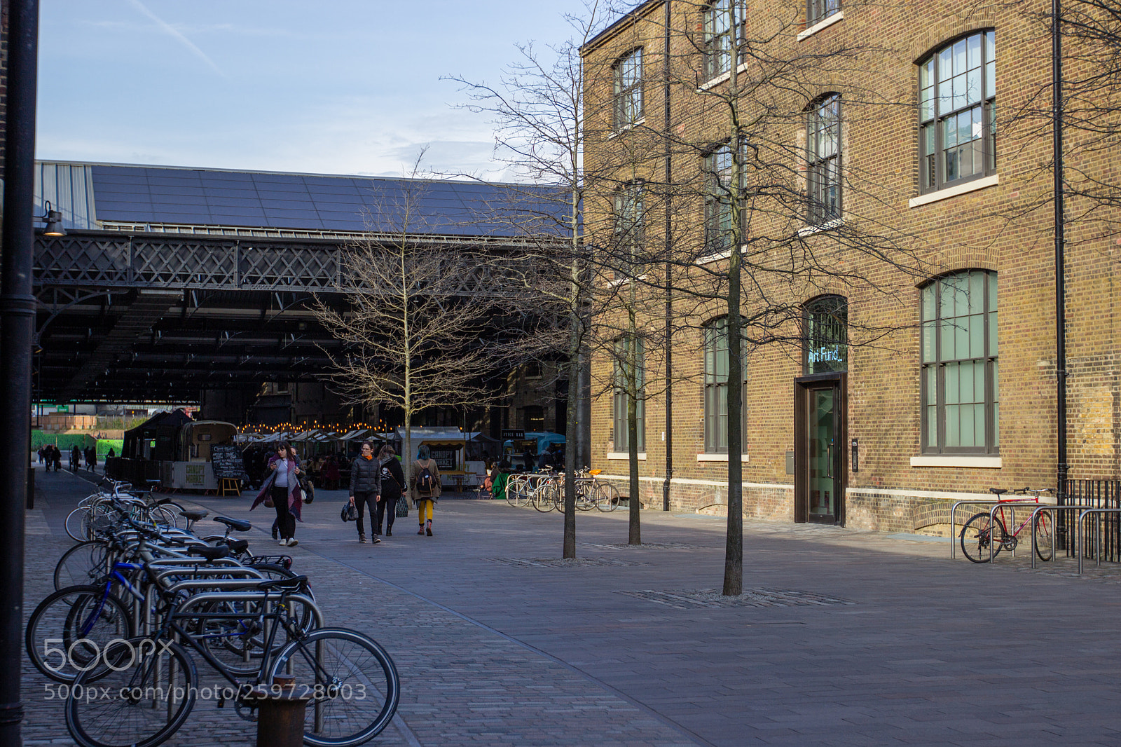 Canon EOS 600D (Rebel EOS T3i / EOS Kiss X5) sample photo. Hidden market photography