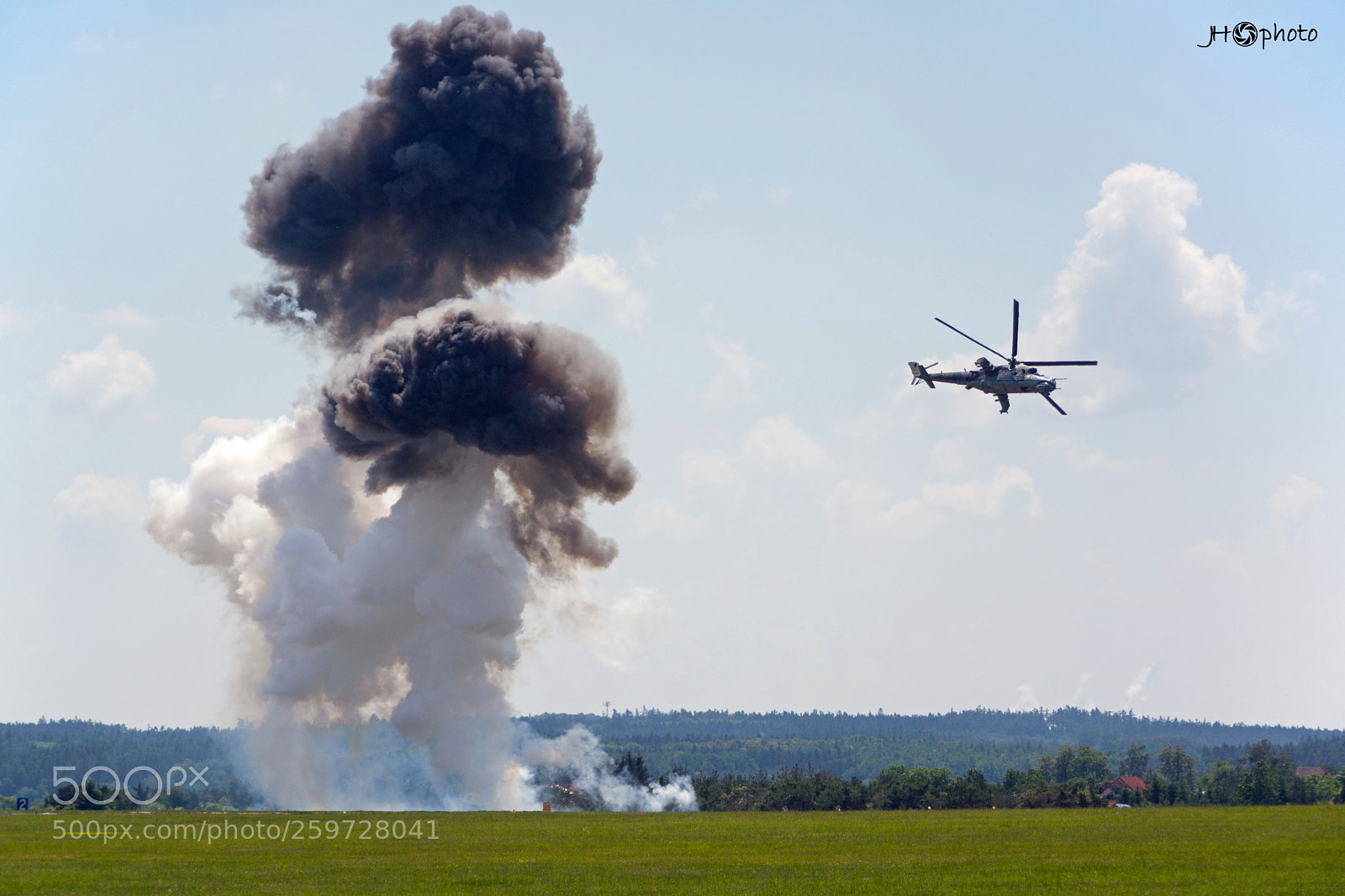 Nikon D5200 sample photo. Air attack photography