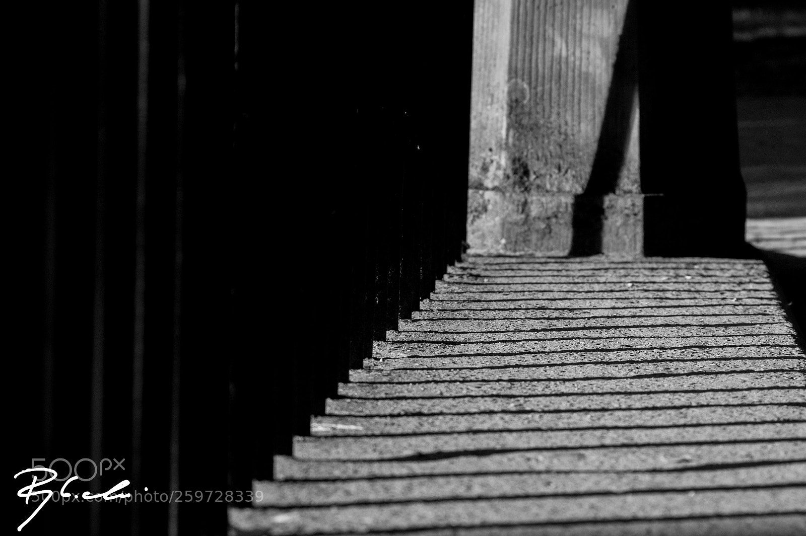 Sony Alpha DSLR-A350 sample photo. Shadows and lines photography