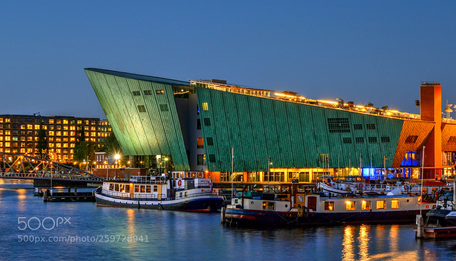 Nikon D5100 sample photo. A night at nemo photography