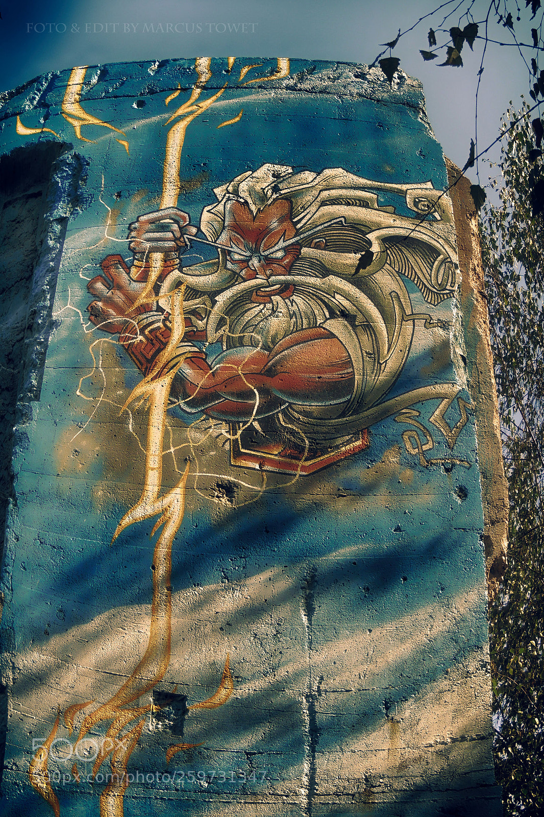 Nikon Coolpix P510 sample photo. Street art ( zeus ) photography