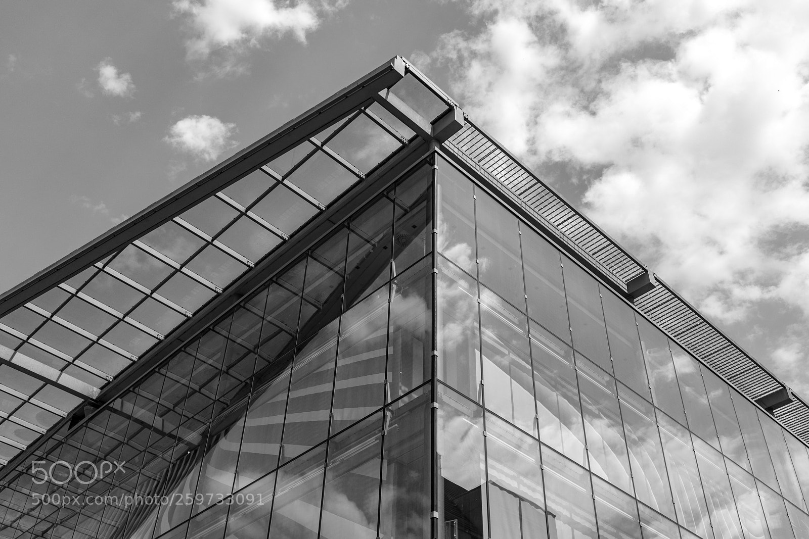 Canon EOS M5 sample photo. Windows & clouds photography