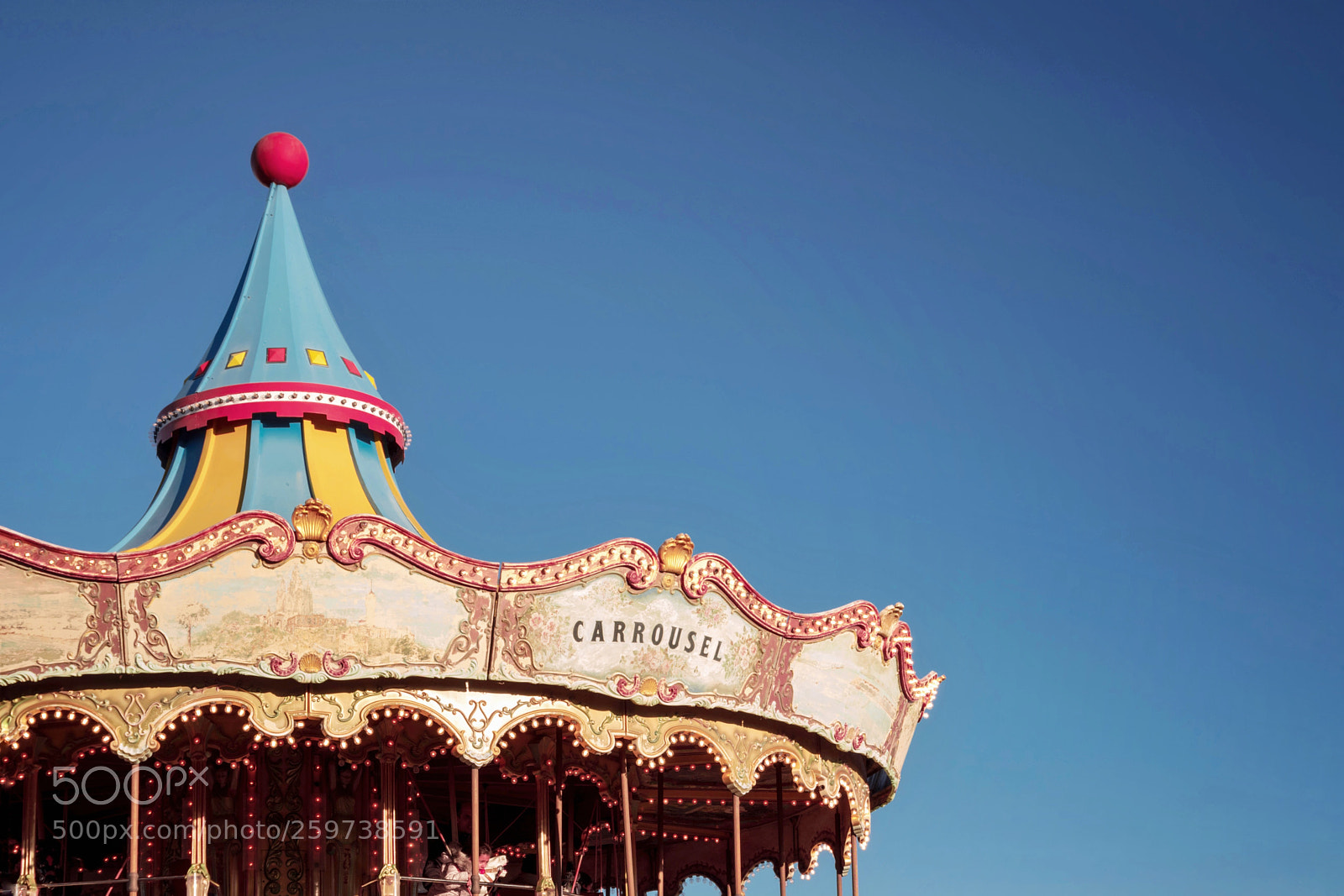Pentax K-70 sample photo. Carrousel photography