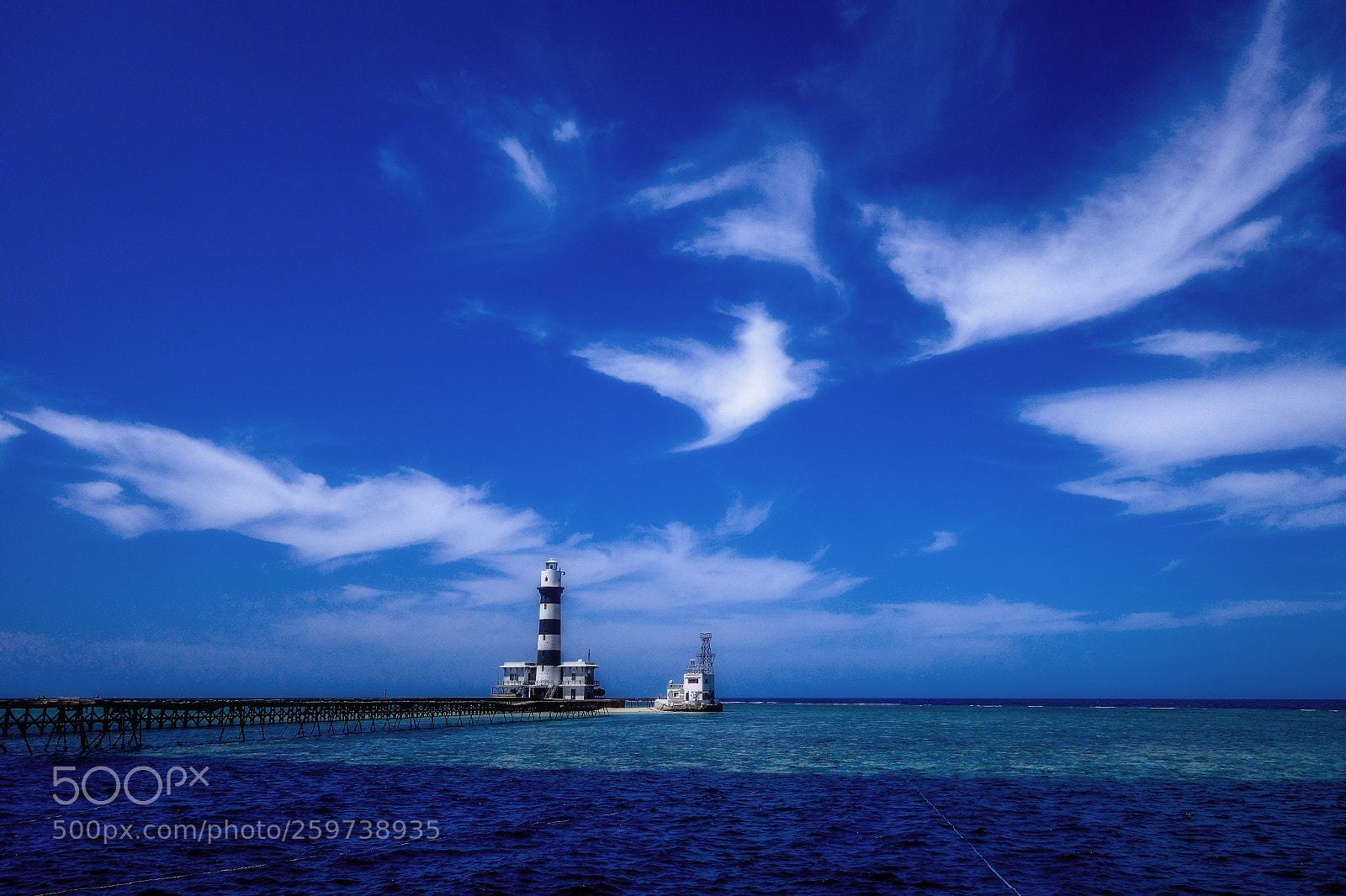 Sony Cyber-shot DSC-RX100 II sample photo. Daedalus lighthouse and feather photography