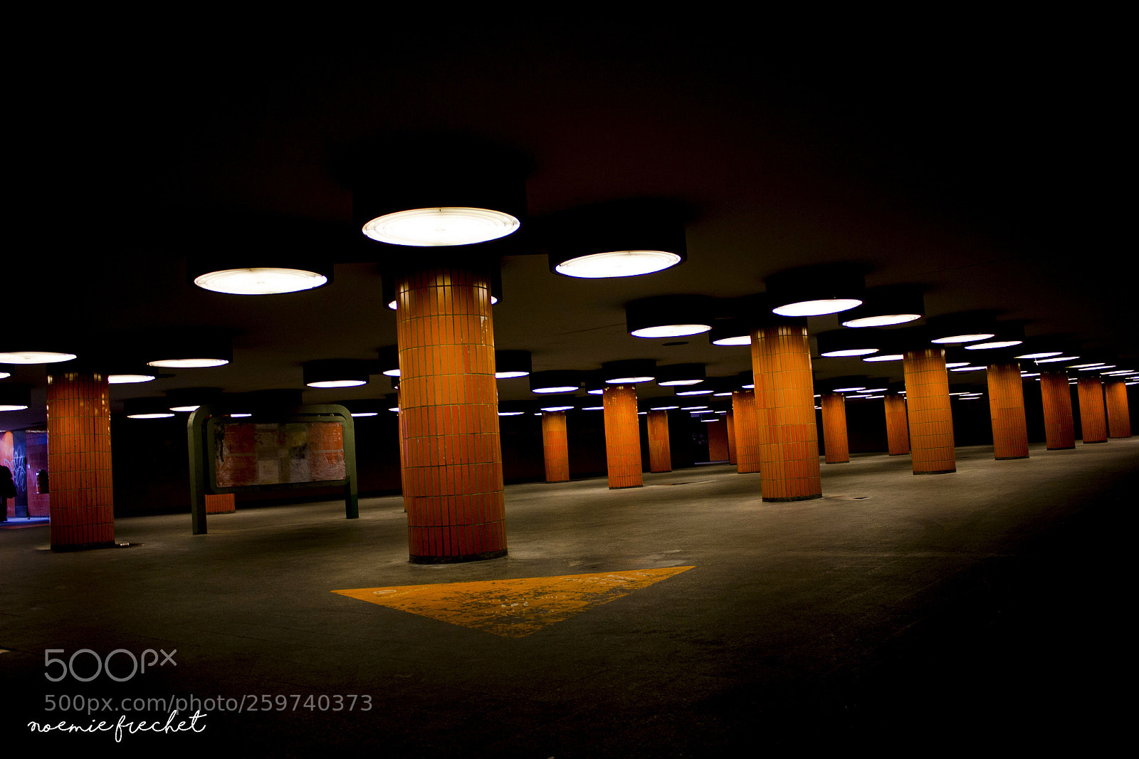 Canon EOS 550D (EOS Rebel T2i / EOS Kiss X4) sample photo. Orange u-bahn photography
