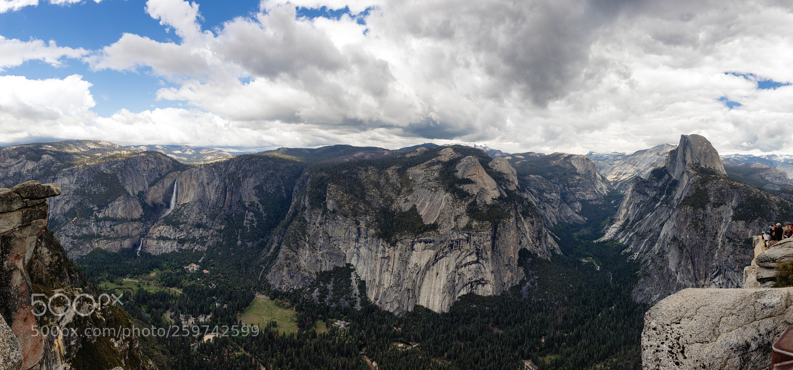 Canon EOS 5D Mark IV sample photo. Gazing down the valley photography