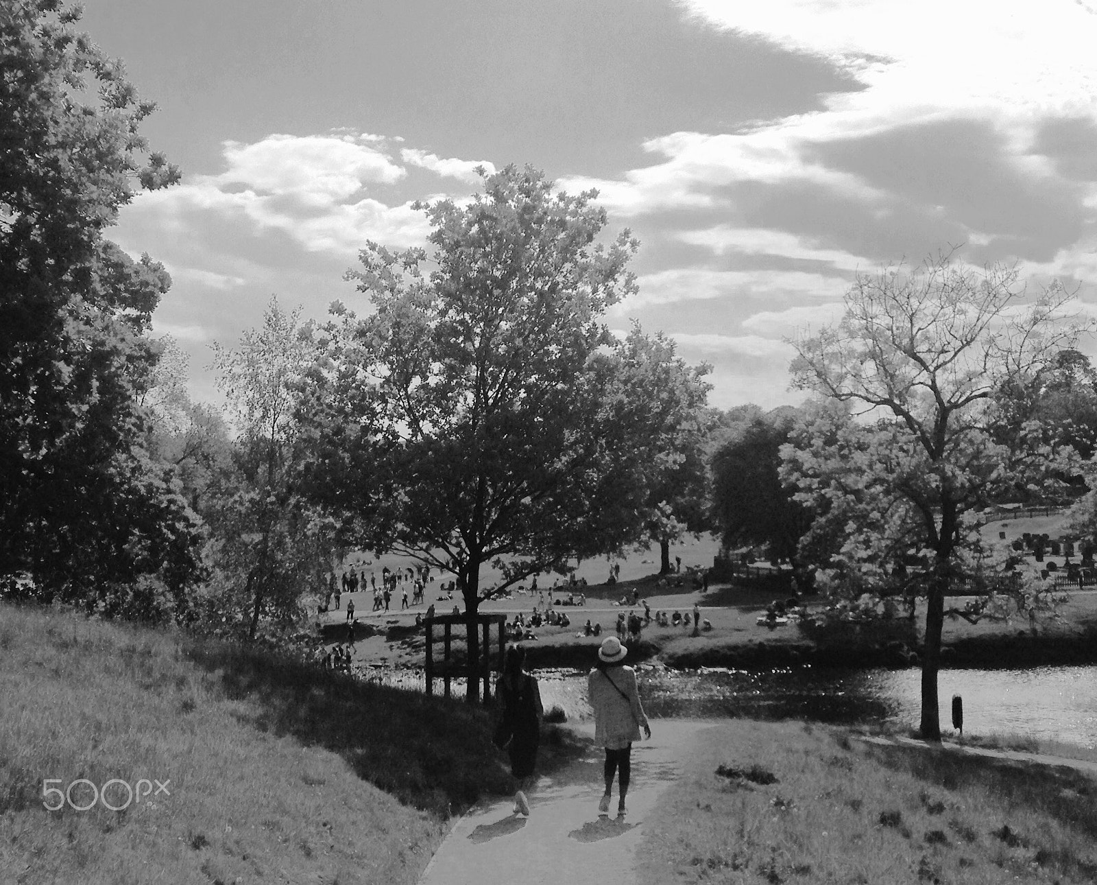 Apple iPhone 5c sample photo. Summer stroll photography