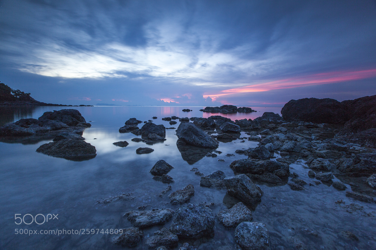 Canon EOS 5D Mark II sample photo. Rocky coastline on koh photography