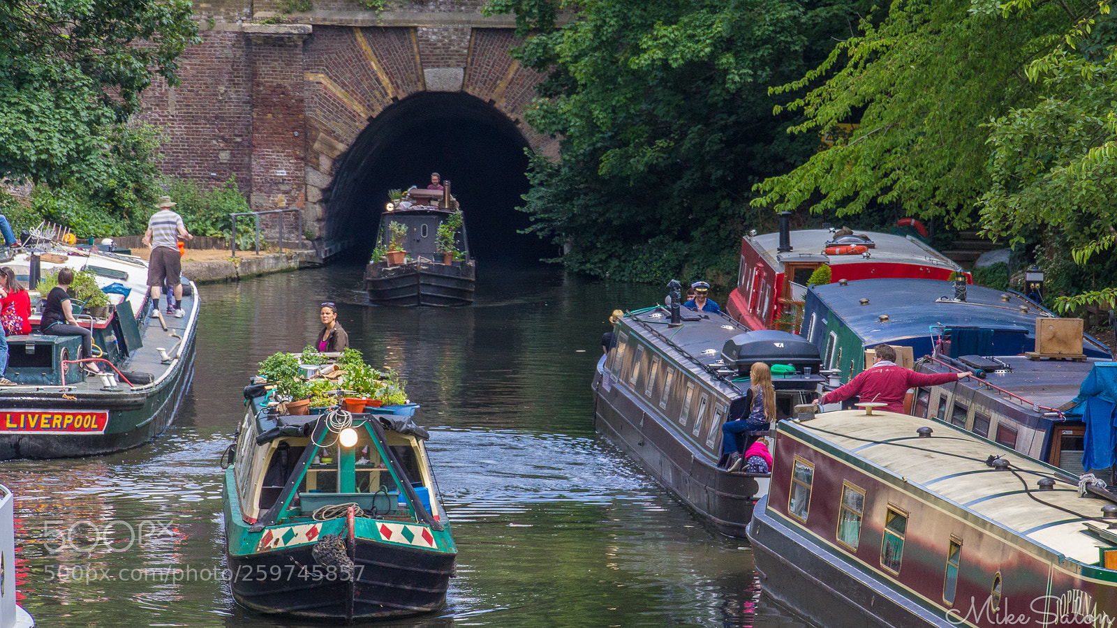 Canon EOS 60D sample photo. Busy canal photography
