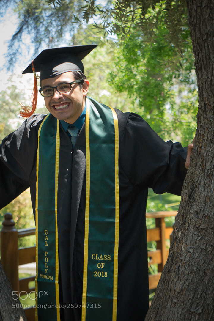 Canon EOS 700D (EOS Rebel T5i / EOS Kiss X7i) sample photo. Daniel graduation photo shoot photography