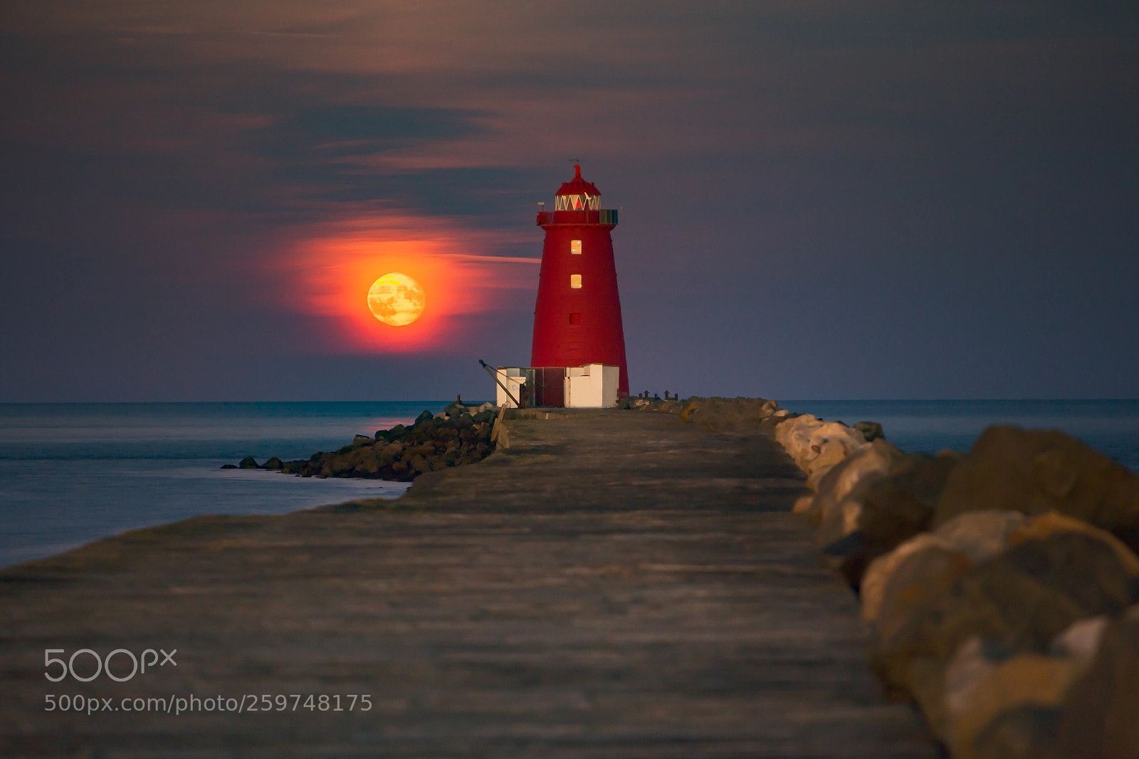 Canon EOS 6D sample photo. Poolbeg lighthouse blood moon photography