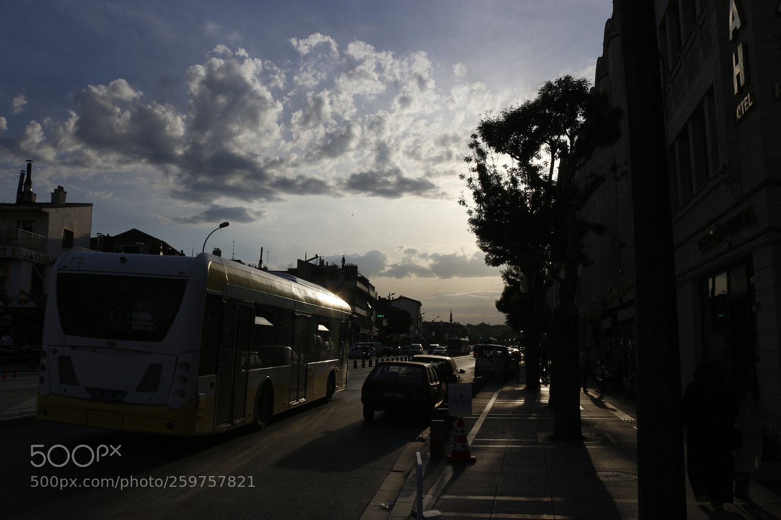 Canon EOS 100D (EOS Rebel SL1 / EOS Kiss X7) sample photo. Just a bus photography