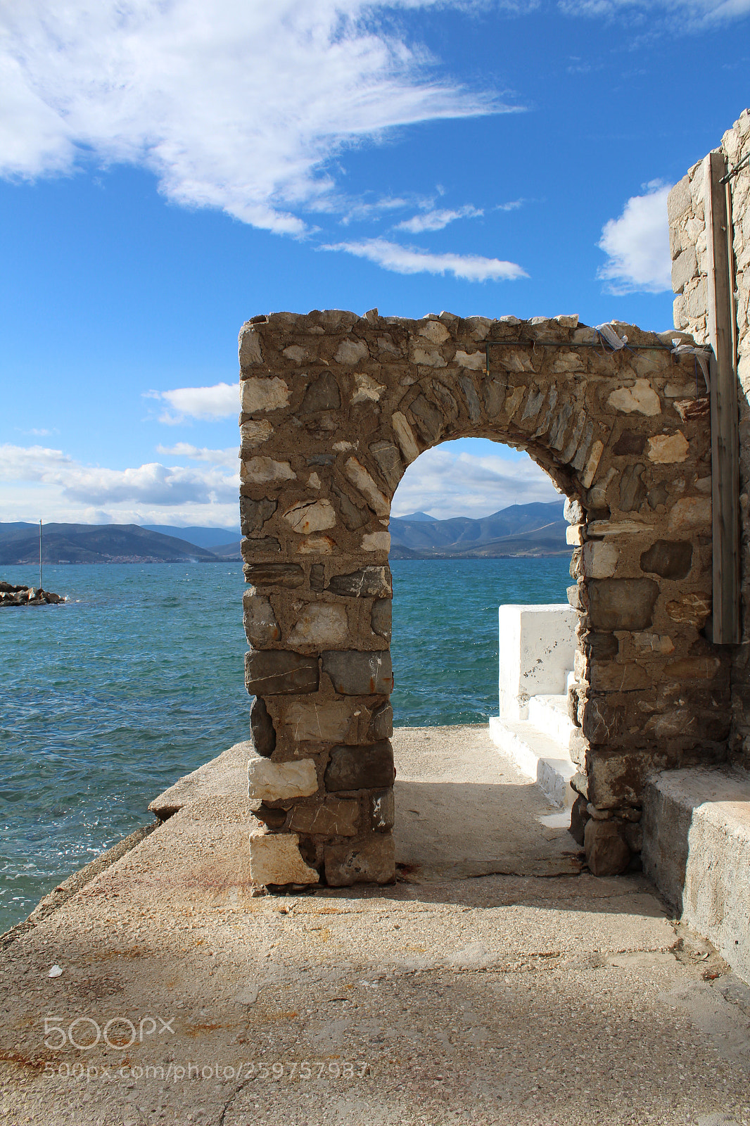 Canon EOS 1300D (EOS Rebel T6 / EOS Kiss X80) sample photo. Archway in nafplio photography