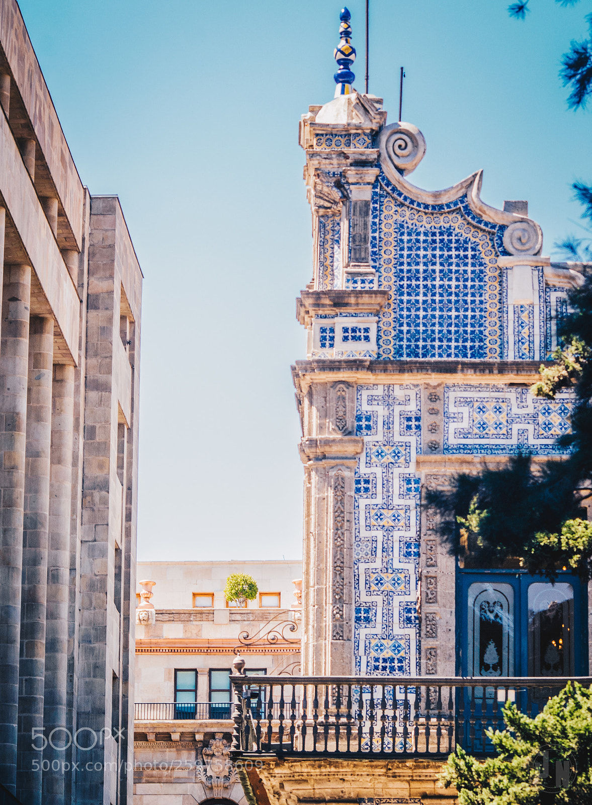 Sony Alpha DSLR-A200 sample photo. Tiles photography