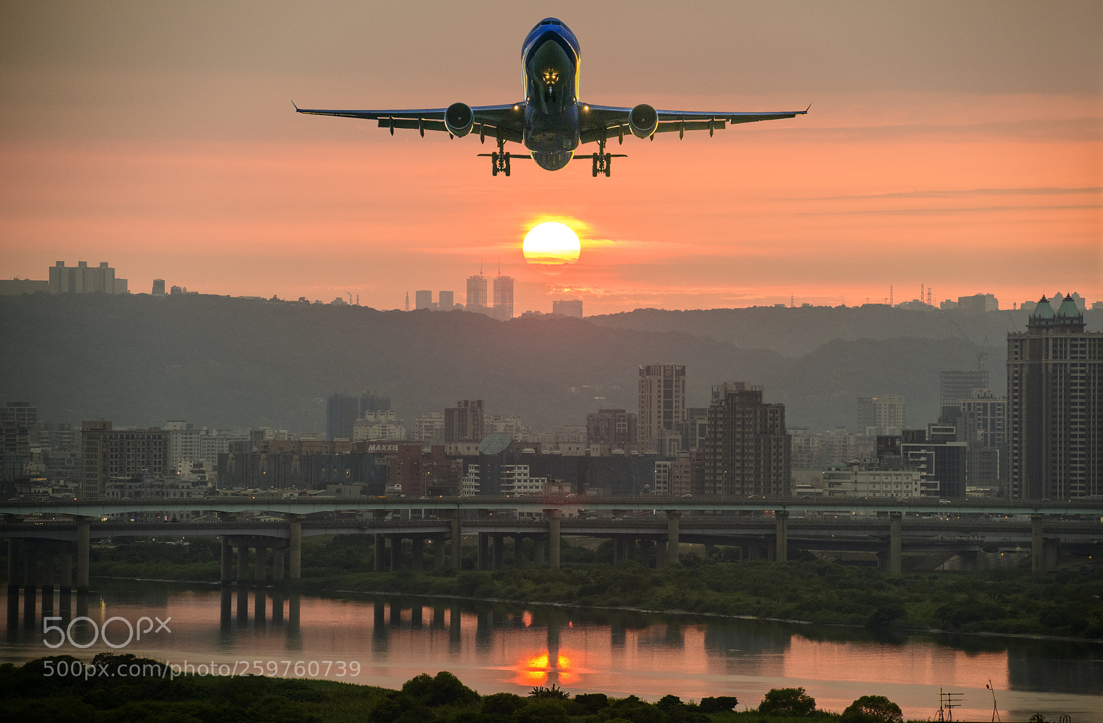 Nikon D850 sample photo. Final approach photography
