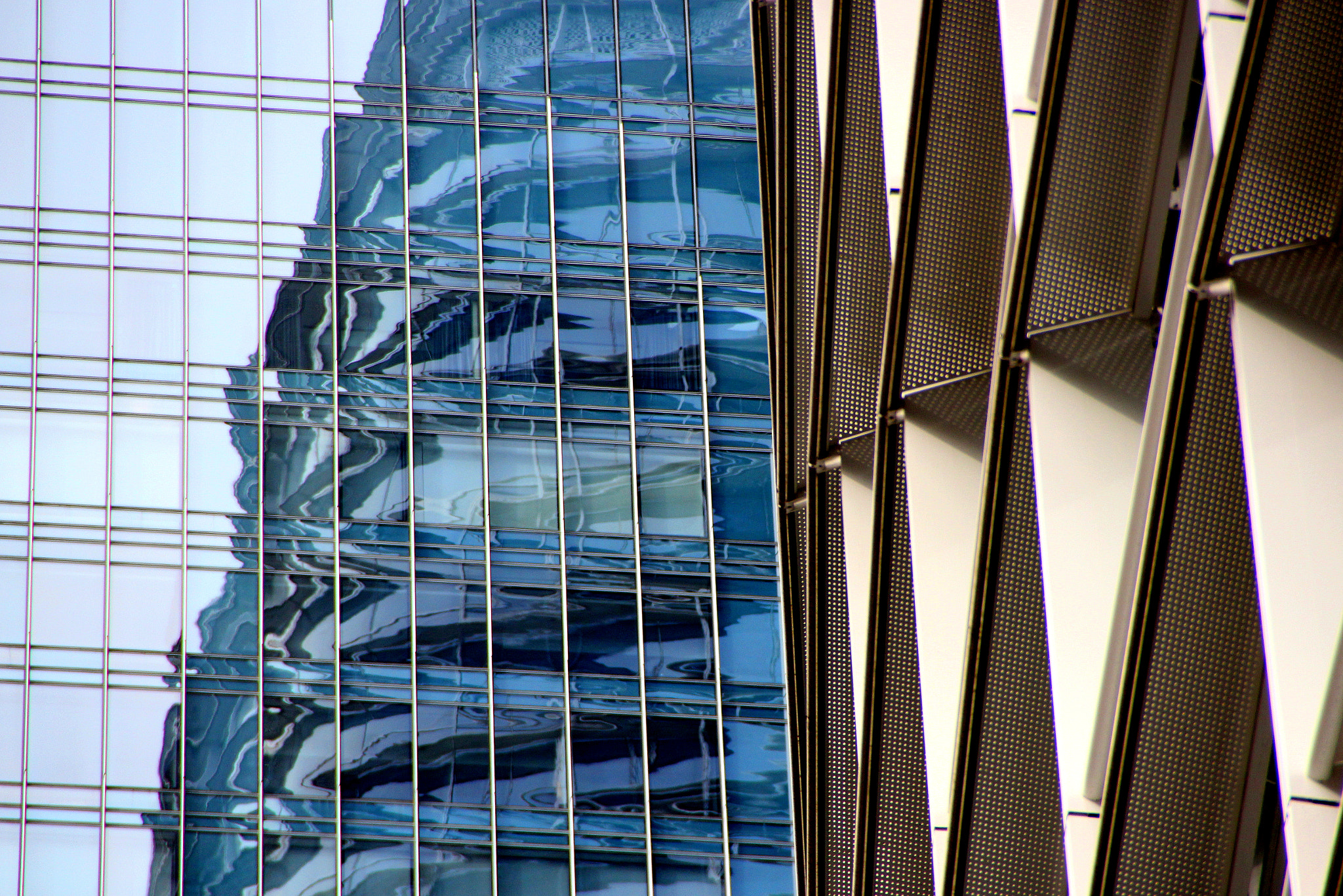 Canon EOS 600D (Rebel EOS T3i / EOS Kiss X5) sample photo. Salesforce tower photography