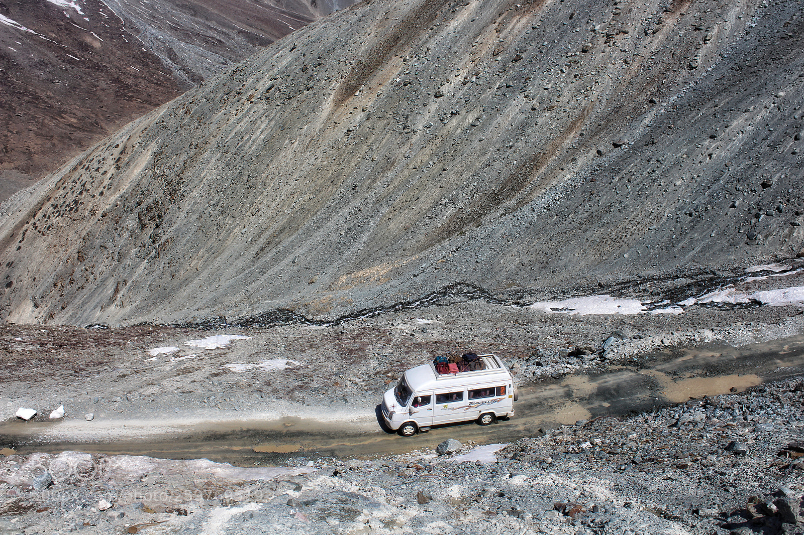 Canon EOS 700D (EOS Rebel T5i / EOS Kiss X7i) sample photo. _moutain car_ photography