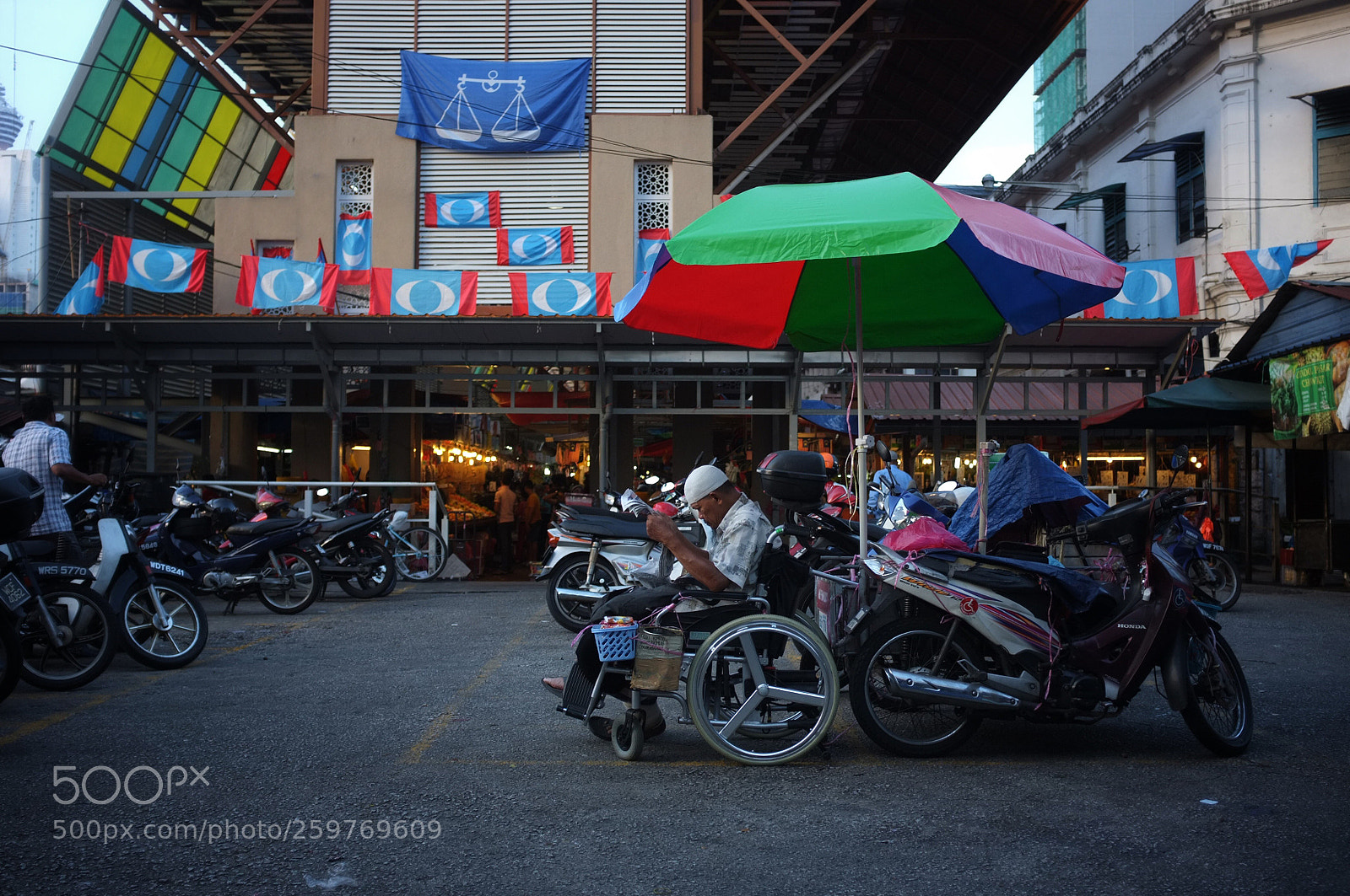 Fujifilm FinePix X100 sample photo. Street photography
