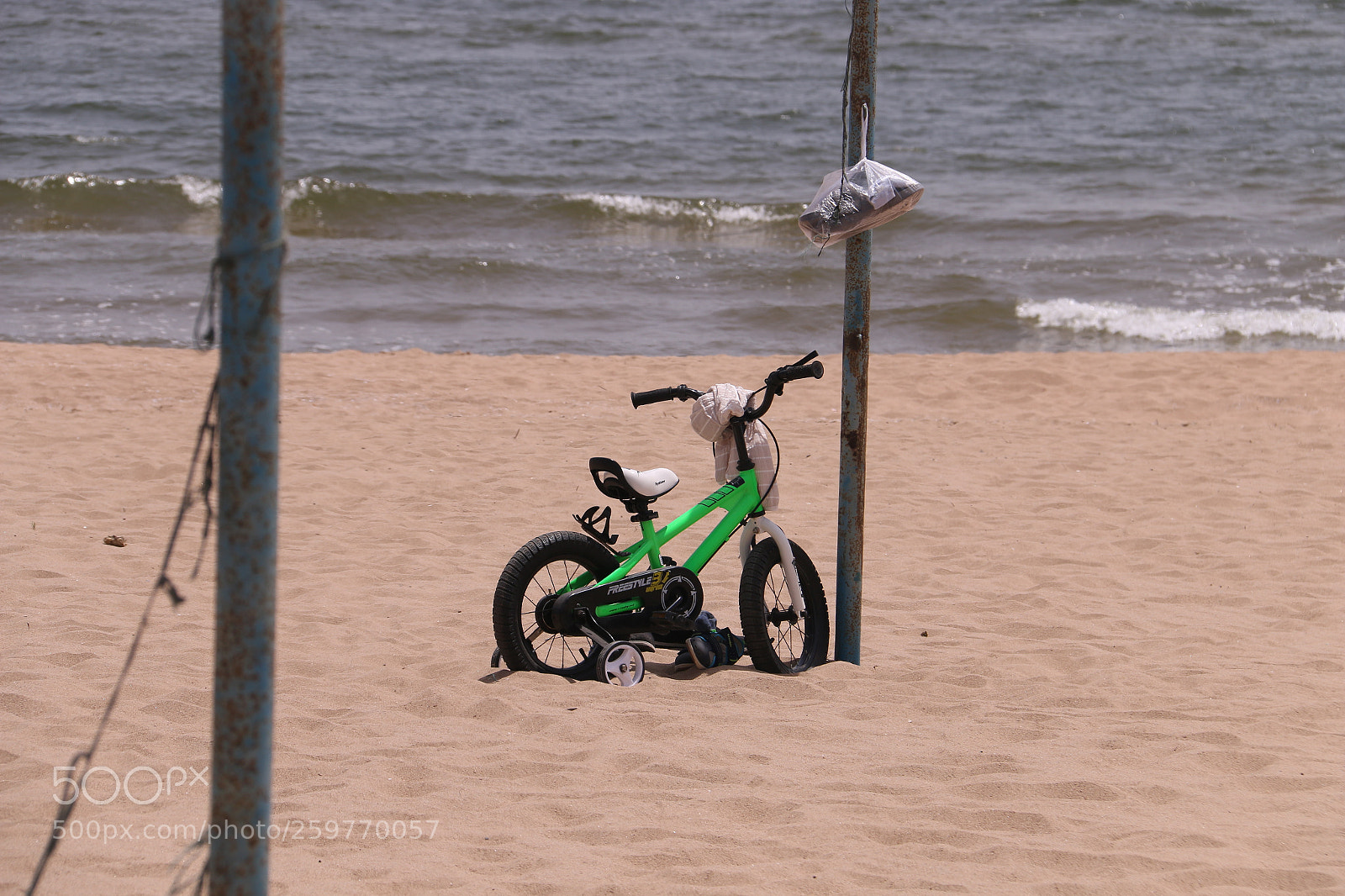 Canon EF-S 18-200mm F3.5-5.6 IS sample photo. The beach photography