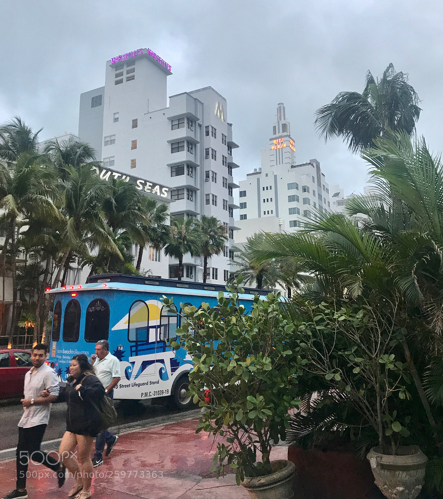 Apple iPhone 7 sample photo. Stormy stroll photography