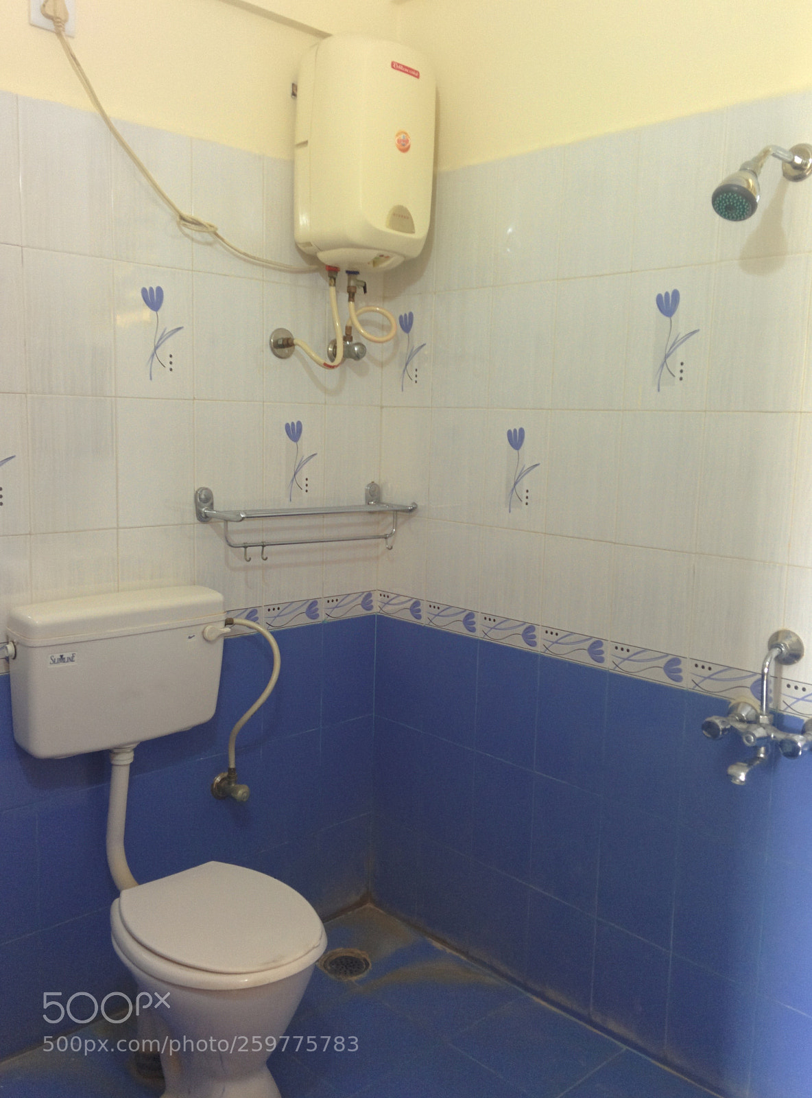 LG Nexus 5 sample photo. Western style bathroom(wbr) photography