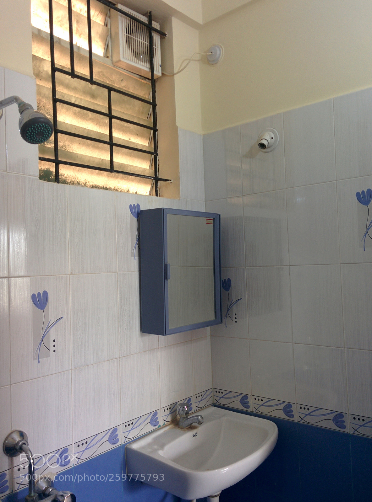 LG Nexus 5 sample photo. Western style bathroom(wbr) photography