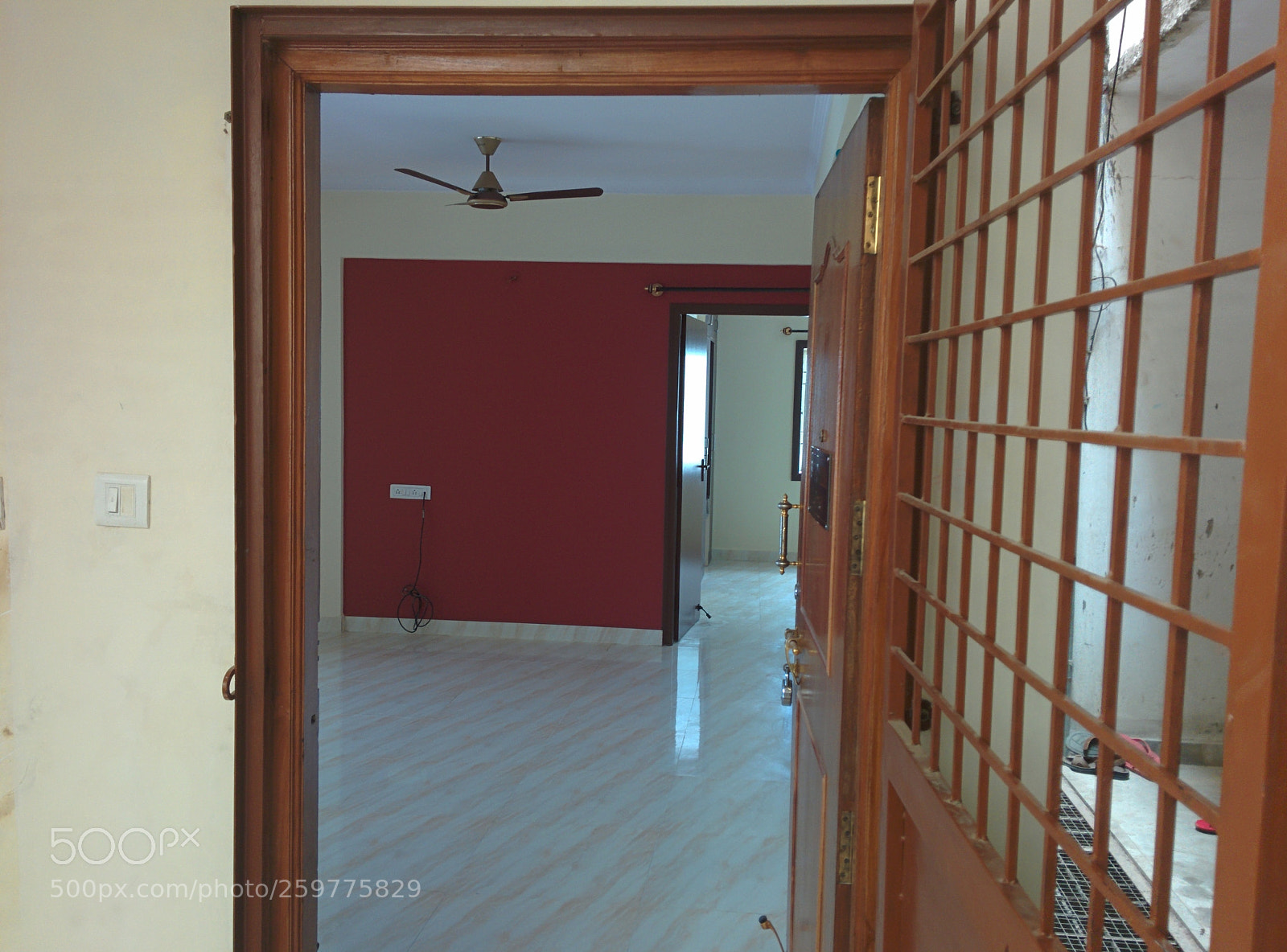 LG Nexus 5 sample photo. Enterance copy photography