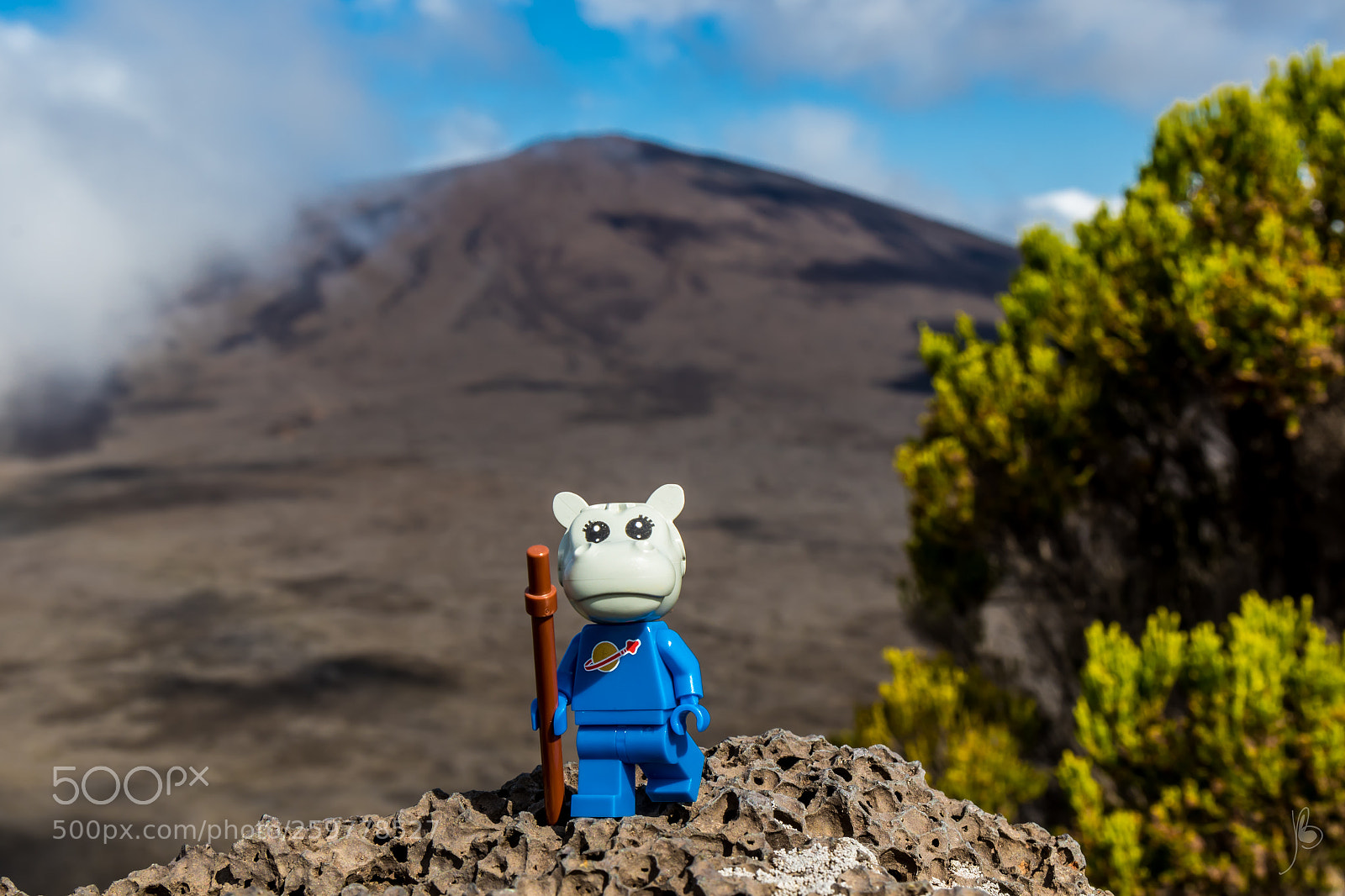 Canon EOS 7D Mark II sample photo. Hike on a volcano photography