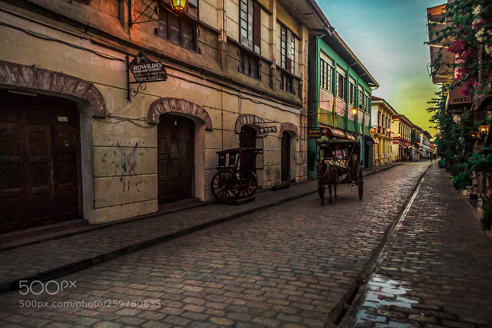 Nikon D3100 sample photo. Calle crisologo 8 photography