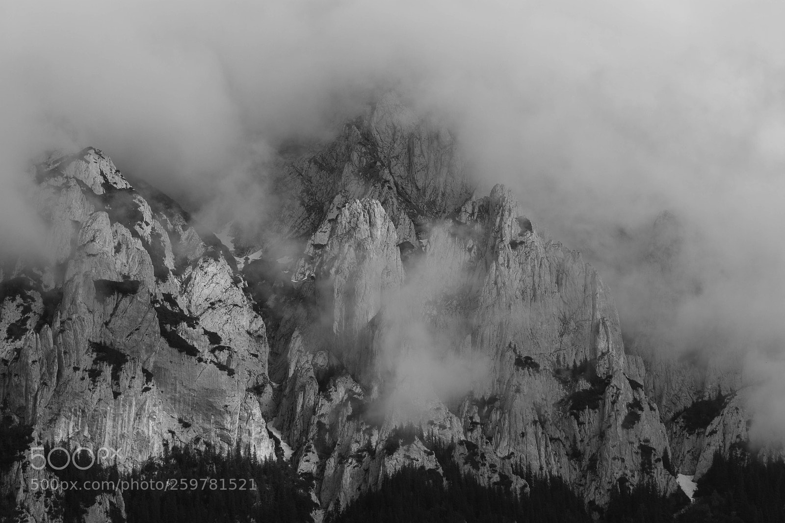 Canon EOS 600D (Rebel EOS T3i / EOS Kiss X5) sample photo. Piatra craiului mountains photography