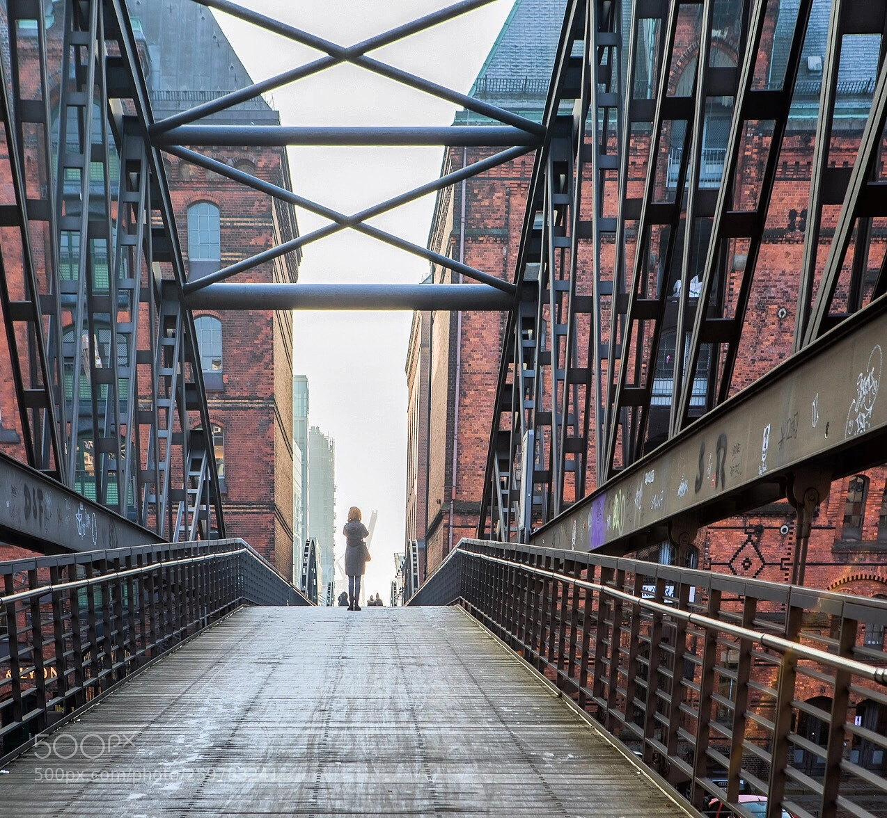 Canon EOS 5D Mark IV sample photo. Silhouette - speicherstadt photography