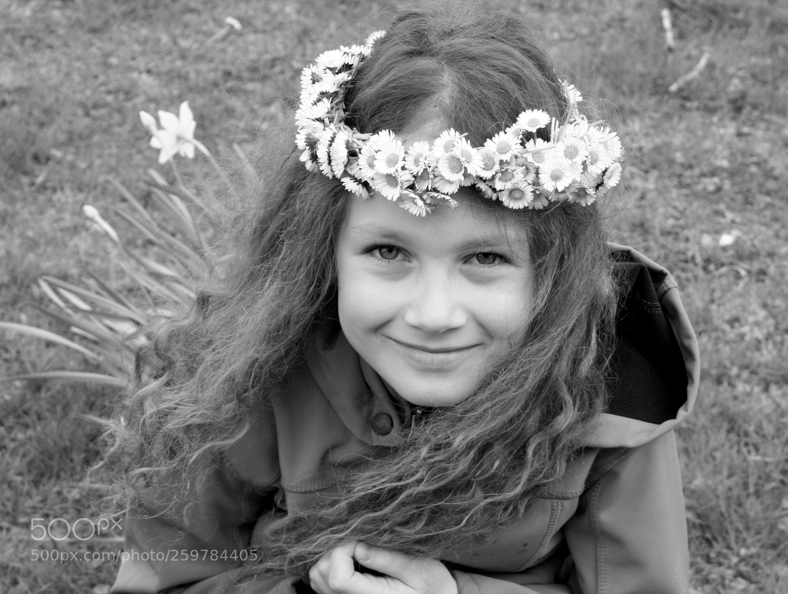 Canon EOS 350D (EOS Digital Rebel XT / EOS Kiss Digital N) sample photo. Little girl with a photography