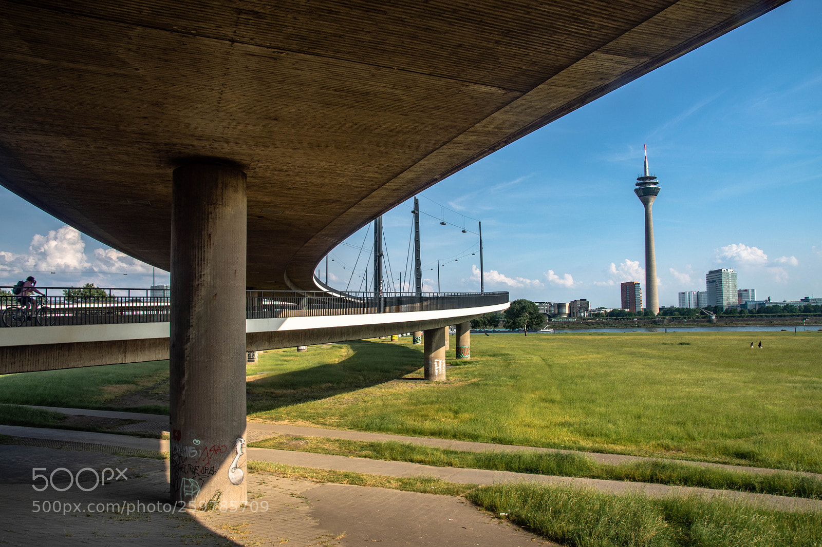 Sony SLT-A68 sample photo. Under the bridge photography