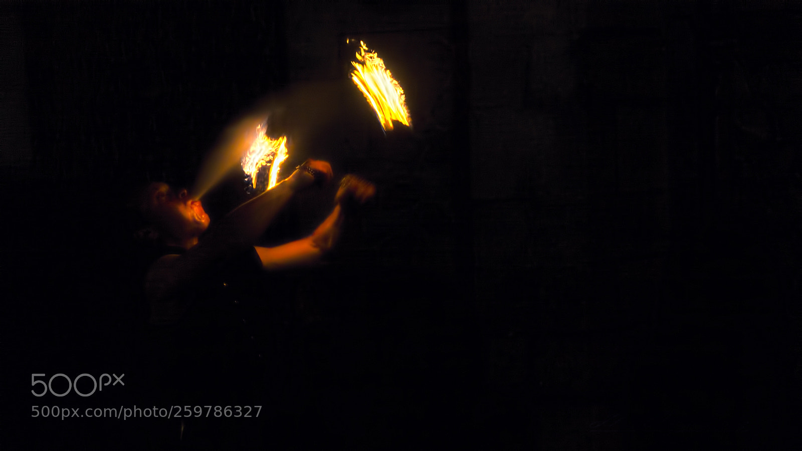 Canon EOS 1100D (EOS Rebel T3 / EOS Kiss X50) sample photo. Le cracheur de feu photography