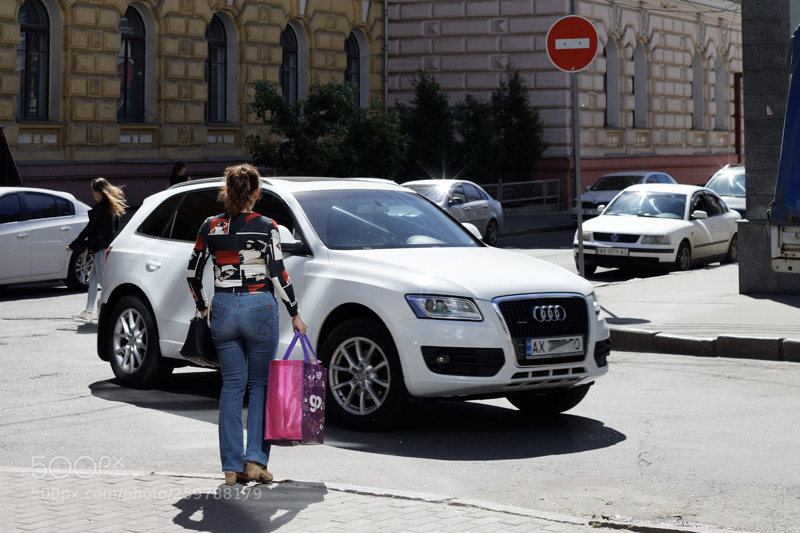 Canon EOS 5DS sample photo. Ladies and cars photography