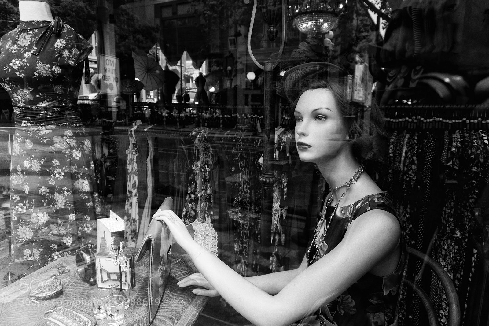 Sony a6000 sample photo. Window shopping photography