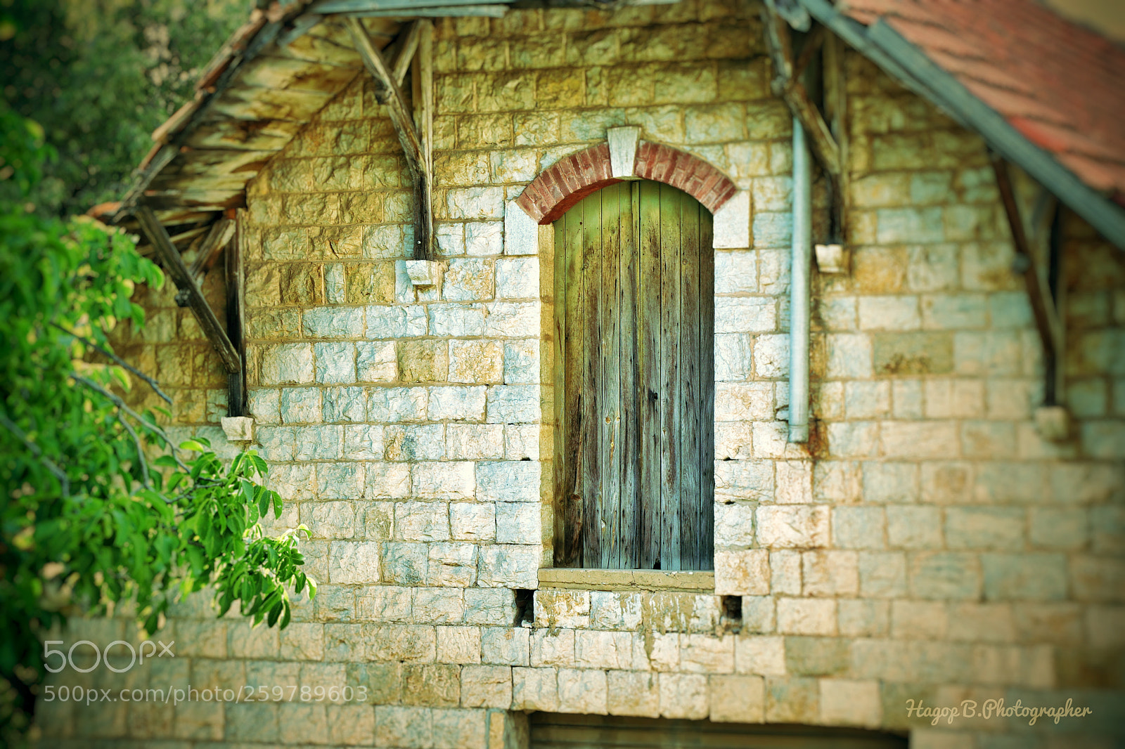 Canon EOS 80D sample photo. The old house photography