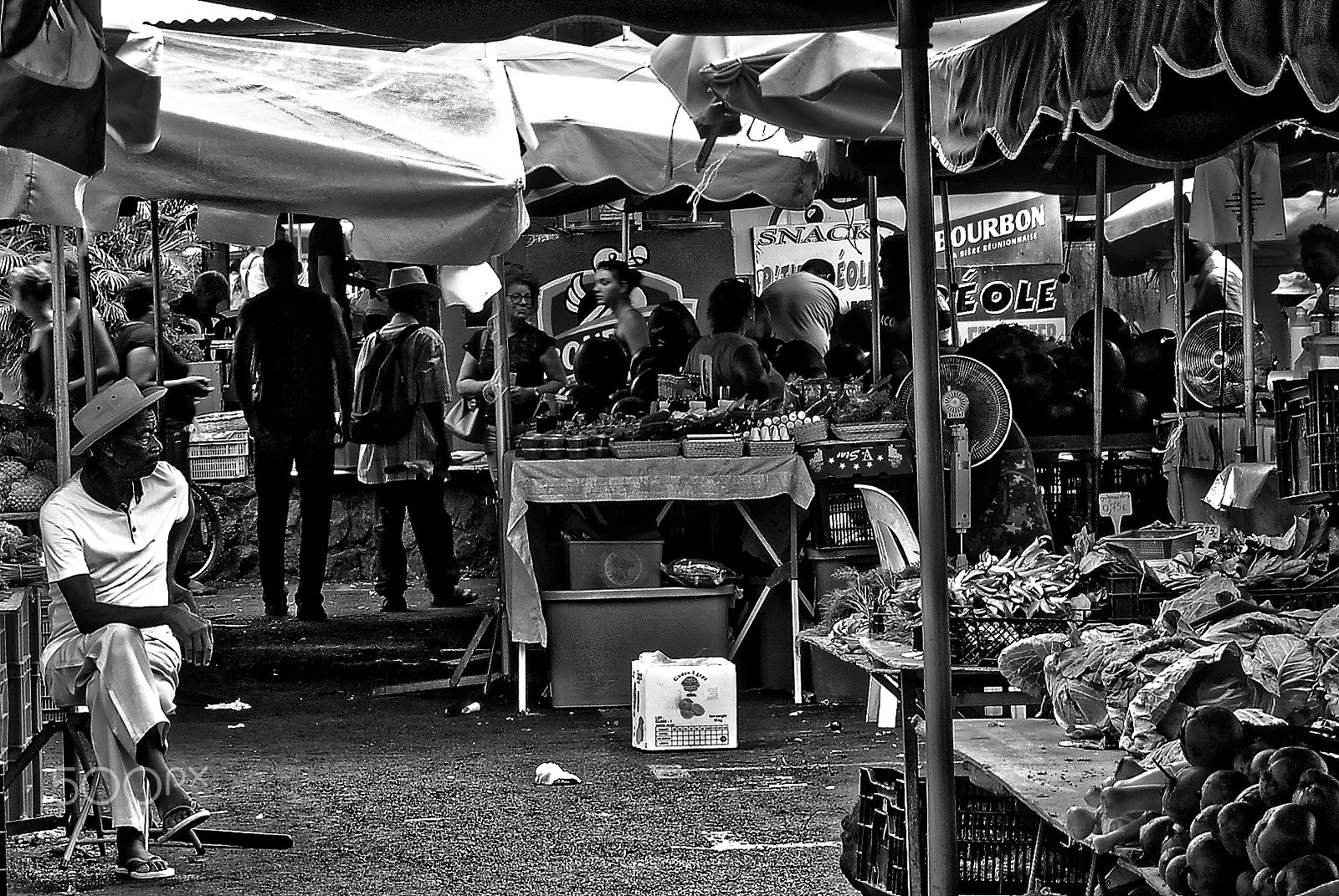 Nikon 1 V1 sample photo. Saint p aul market place photography