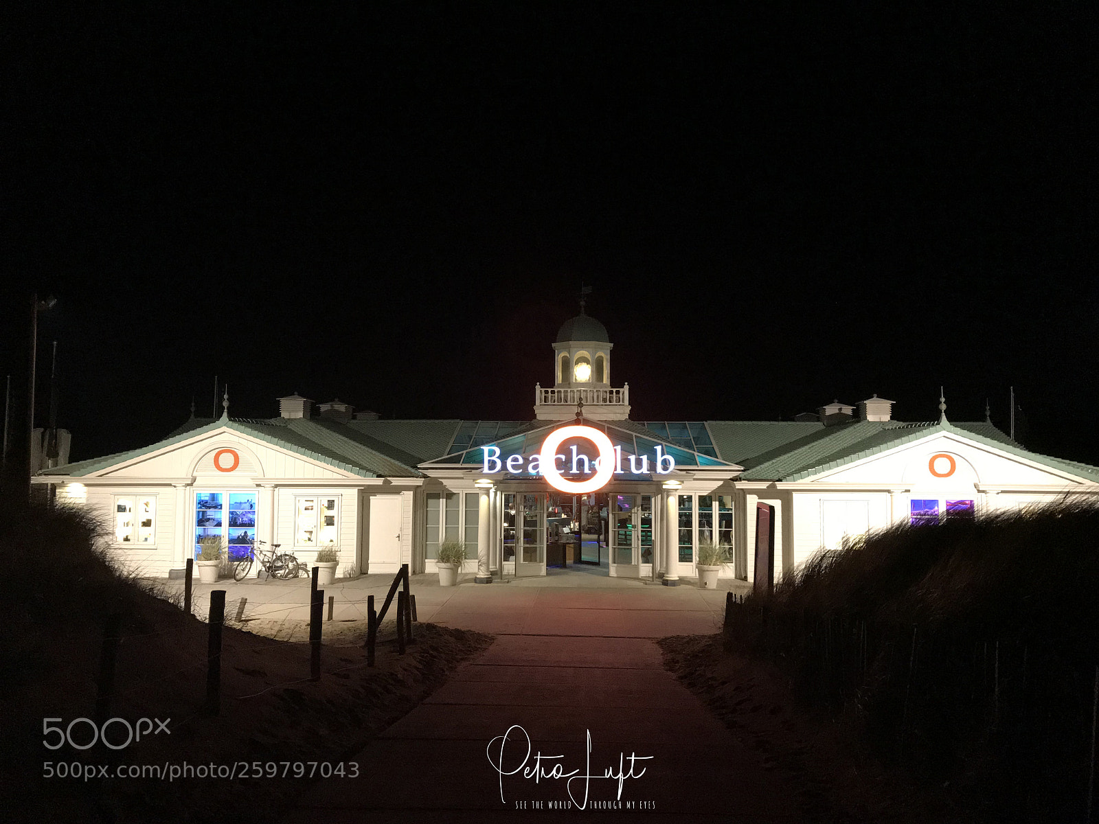 Apple iPhone 7 Plus sample photo. Beachclub o at night photography