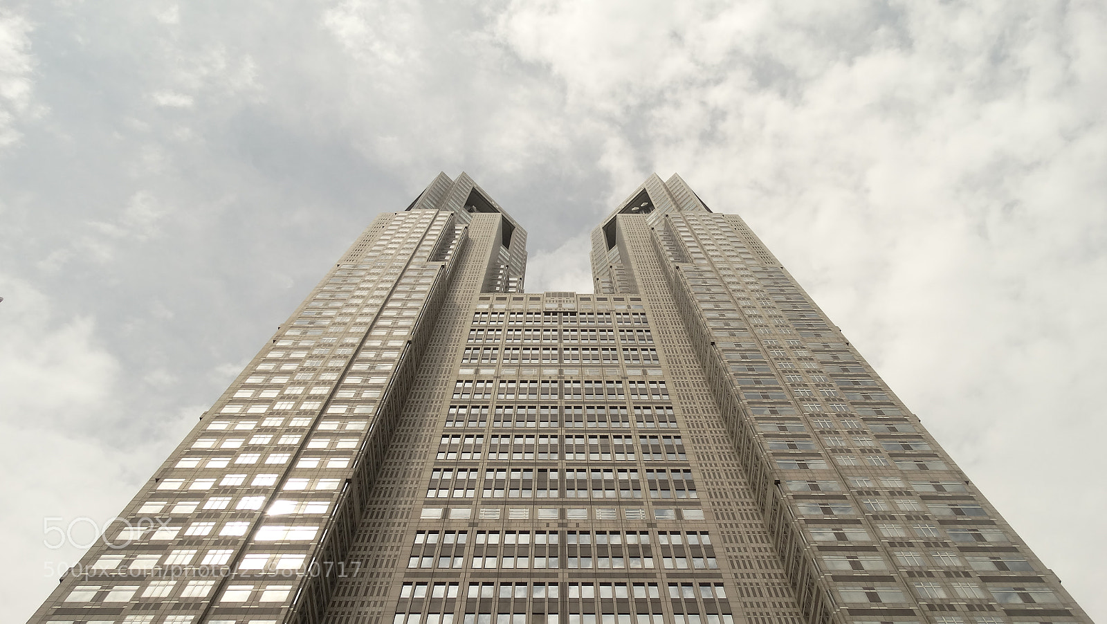 Sony Cyber-shot DSC-HX300 sample photo. Tokyo metropolitan government building photography