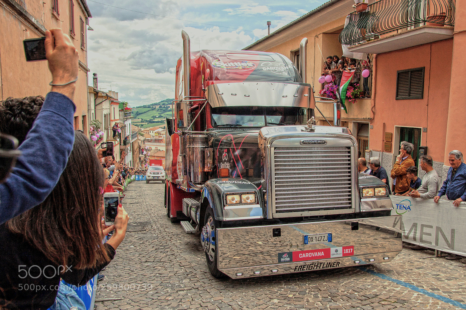 Canon EOS 50D sample photo. Truck photography