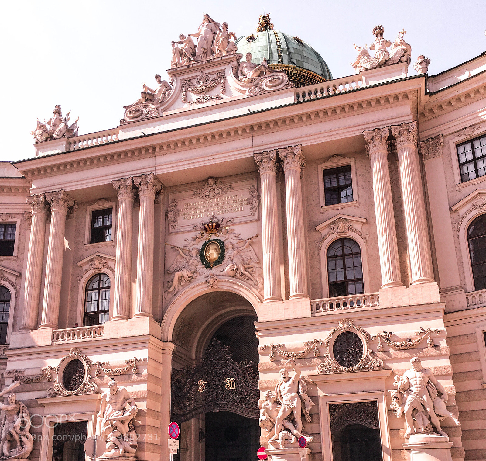 Apple iPhone 6s sample photo. Hofburg? photography