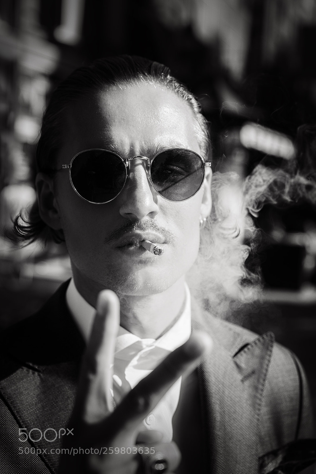 Canon EOS 5D Mark IV sample photo. Street portrait with cigarette photography