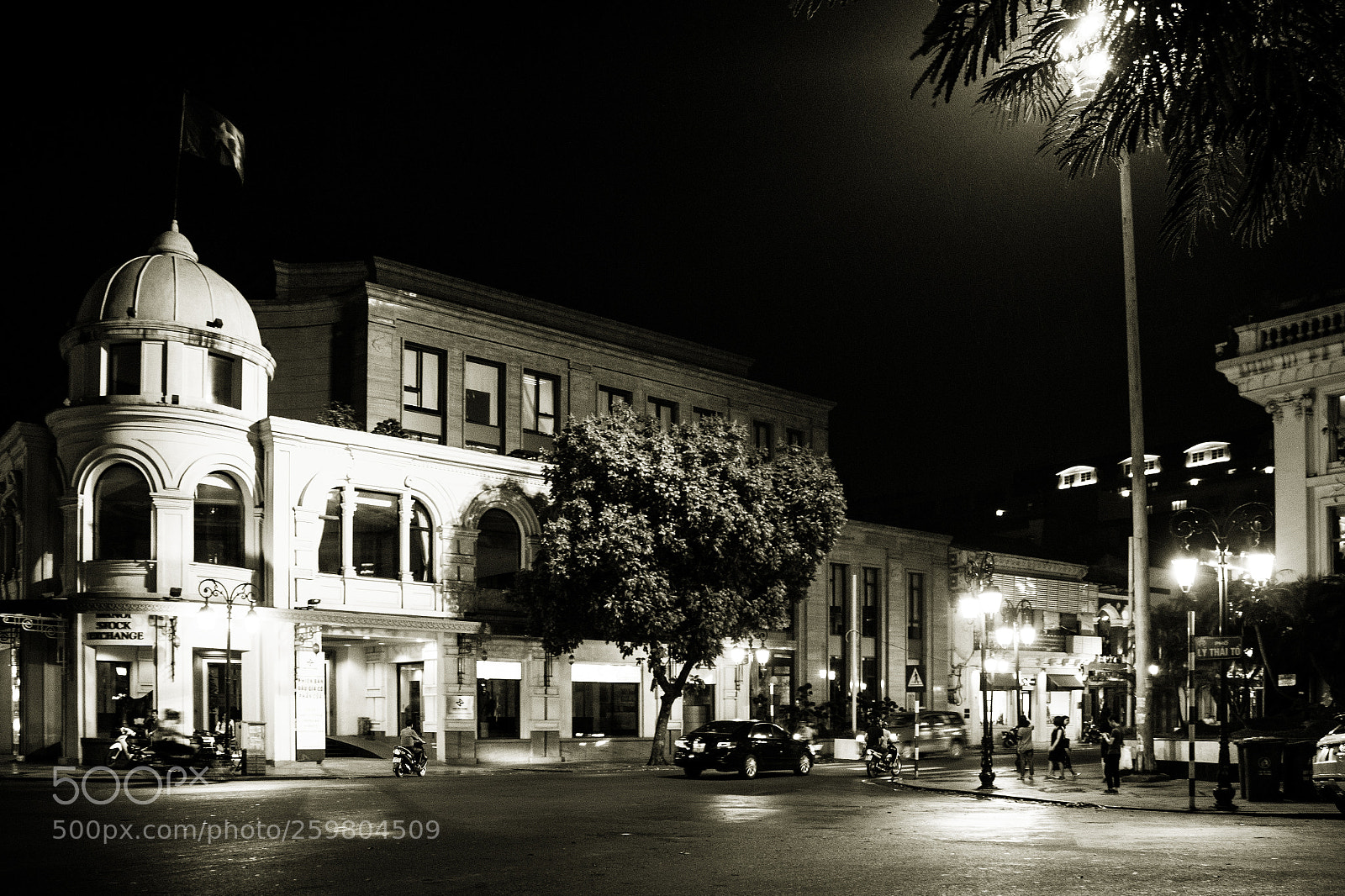Canon EOS 60D sample photo. Trang tien street photography