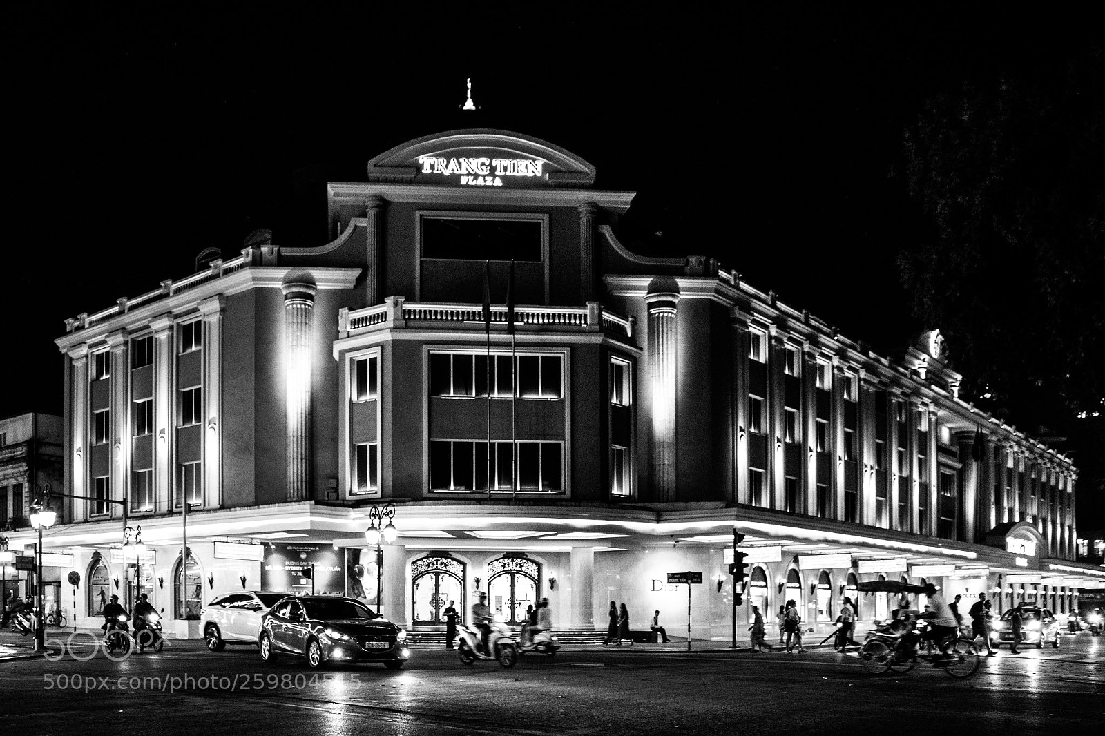 Canon EOS 60D sample photo. Trang tien street photography